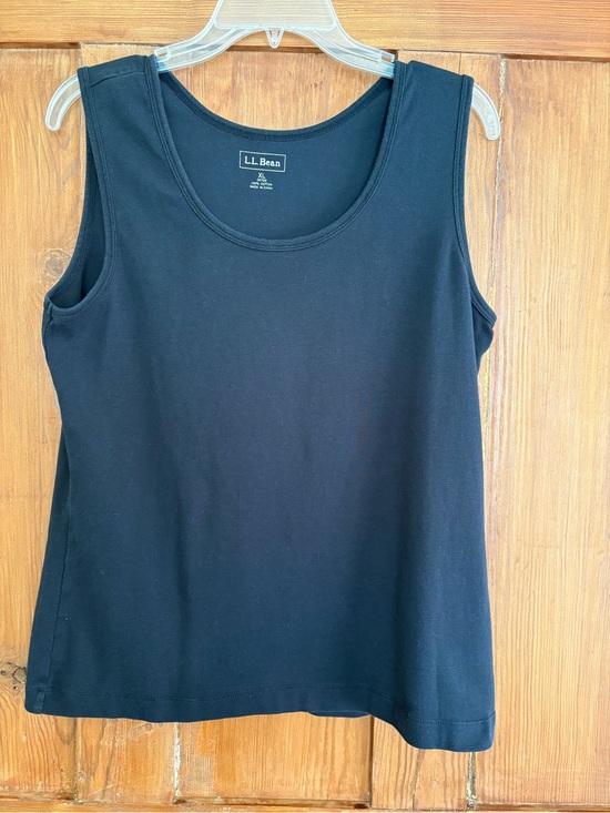 L.L. Bean Tops - L.L. Bean Black Scoop Neck Women's Tank Size XL